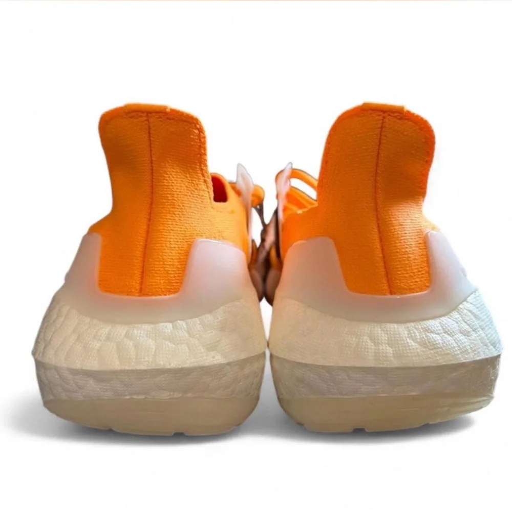 adidas ULTRABOOST 22 Running Shoes Size US 10 Men’s/ EU 44 (Deadstock)